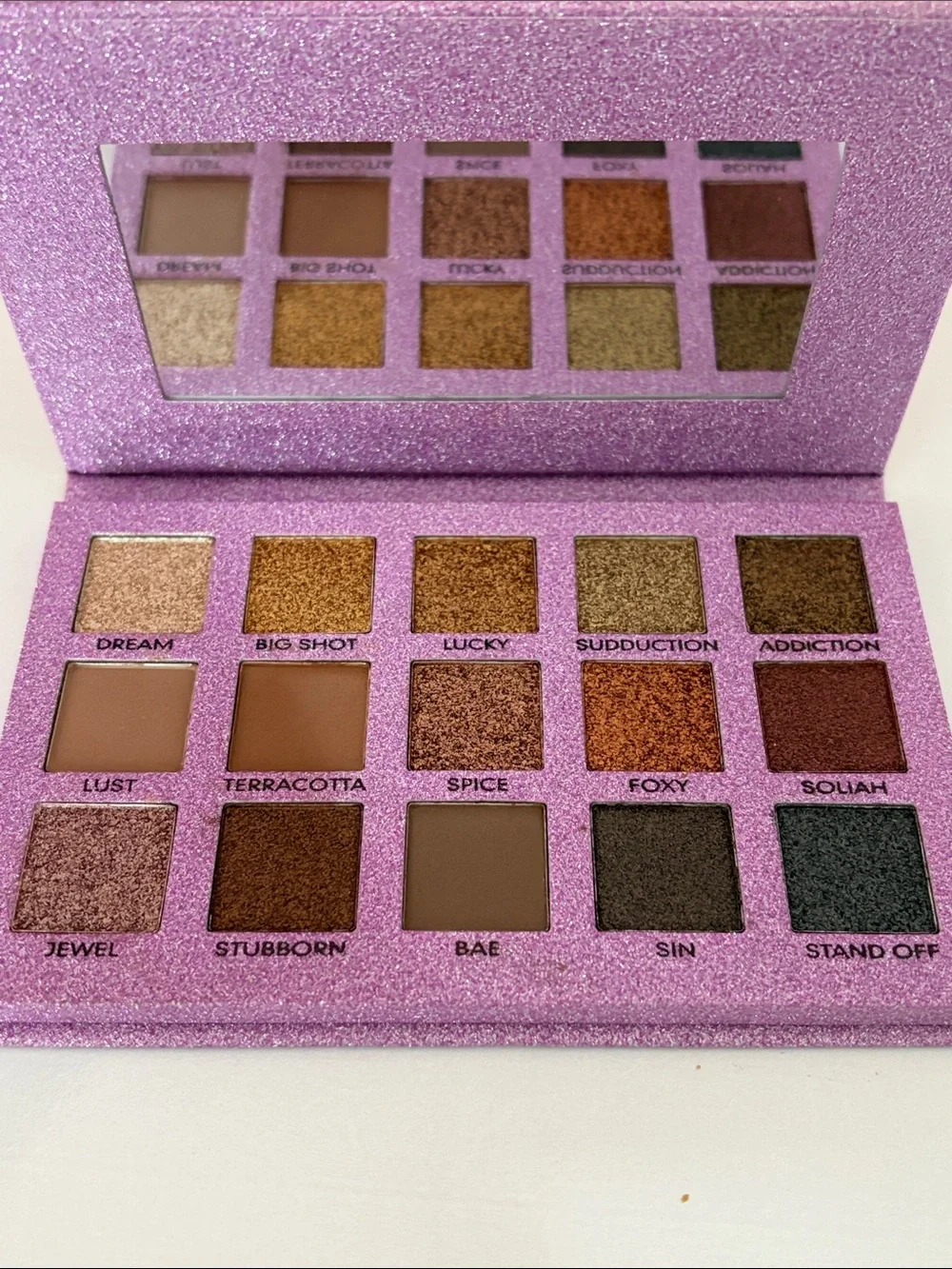 Glamorous Pink eyeshadow palette
